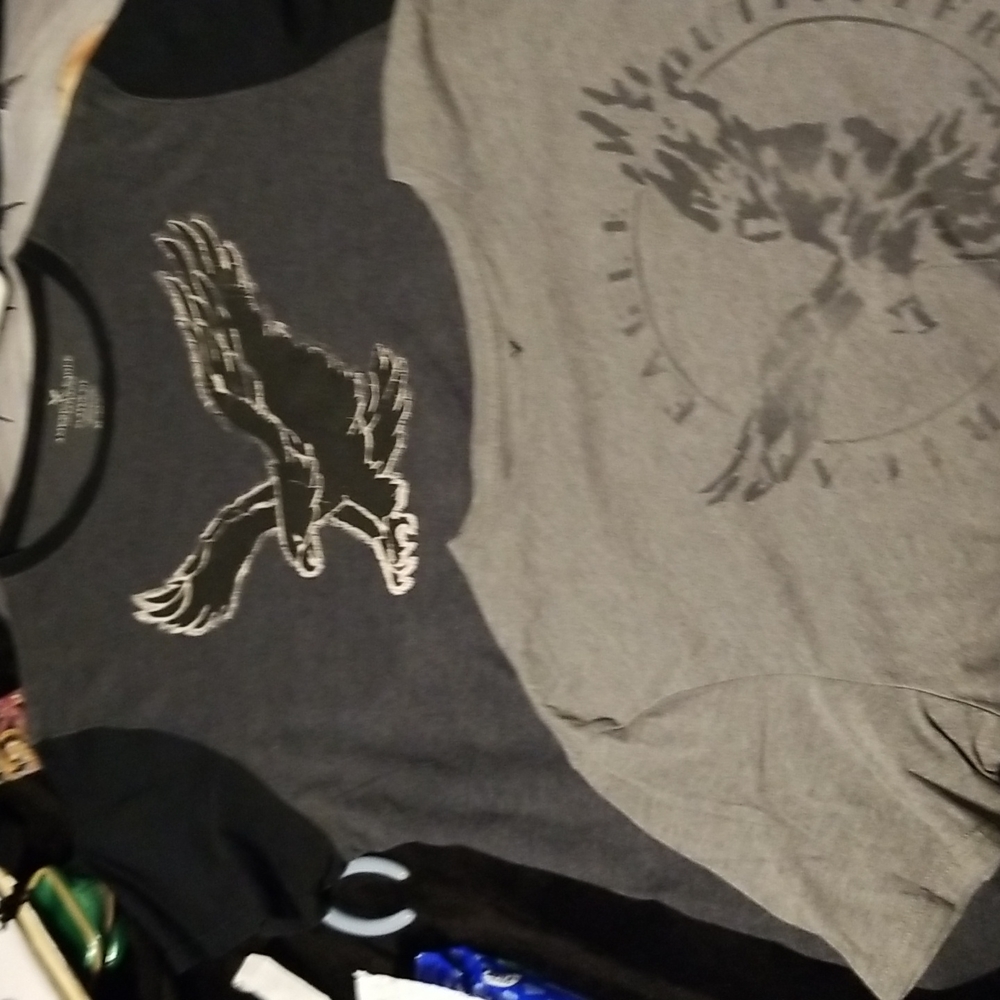 2 mens American eagle shirts size XL used great condition